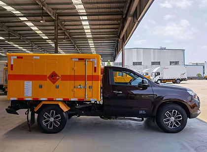 弥渡爆破器材运输车